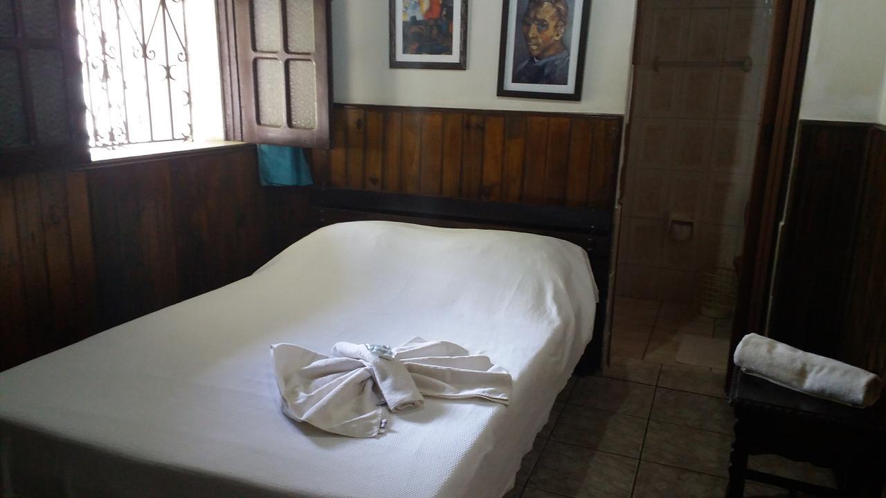 Hotel Madrid Mendes Luaran gambar